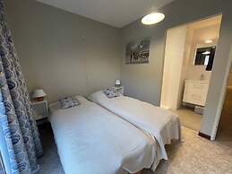 Seaside Apartment by the Zeedijk Promenade