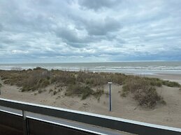 Seaside Apartment by the Zeedijk Promenade