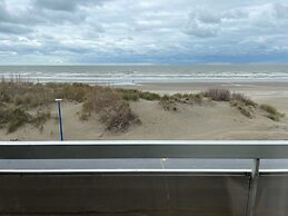 Seaside Apartment by the Zeedijk Promenade