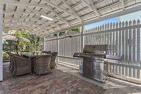 Metawisebnb Waterfront 3BR Coastal Escape