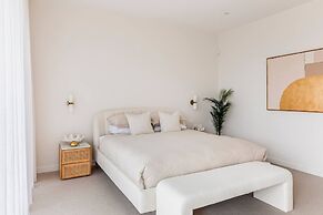 The Luxe Seabreeze Heated Pool Spa Cinema