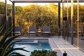 The Luxe Seabreeze Heated Pool Spa Cinema