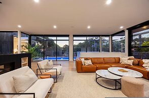 The Luxe Seabreeze Heated Pool Spa Cinema
