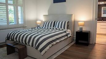 Sanctuary on Stanhope - Art & Modern Luxury