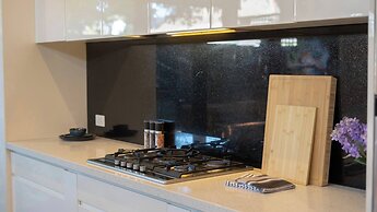 Sanctuary on Stanhope - Art & Modern Luxury