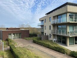 Apartment With Sunny Terrace in Oostduinkerke