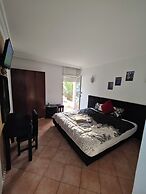 Merry Studio Hotel