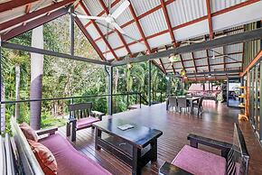 Zenlux Tropical Retreat Pool BBQ Golf Course