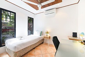 Zenlux Tropical Retreat Pool BBQ Golf Course