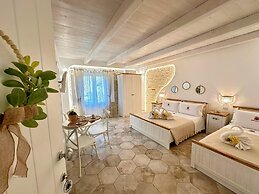 Godano Rooms
