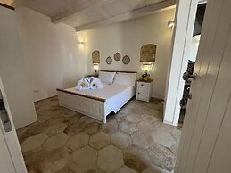 Godano Rooms