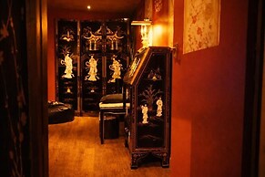 Oriental Suite