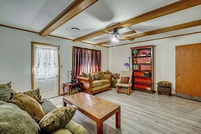 Family Home w/ Yard - 5 Mi to Jackson State Campus