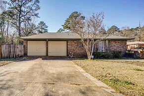 Family Home w/ Yard - 5 Mi to Jackson State Campus