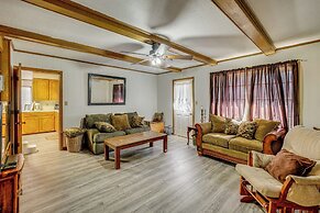 Family Home w/ Yard - 5 Mi to Jackson State Campus