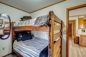 Family Home w/ Yard - 5 Mi to Jackson State Campus