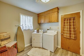 Family Home w/ Yard - 5 Mi to Jackson State Campus