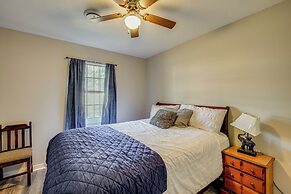 Family Home w/ Yard - 5 Mi to Jackson State Campus