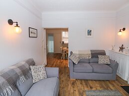 The English School, Flat 2