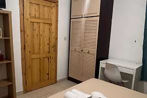 Spacious Room & Shared Bath in Valletta