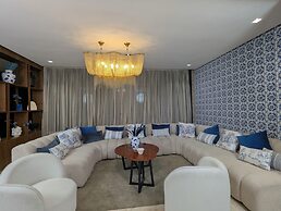 Seafront Luxury Villa with Amazing pool