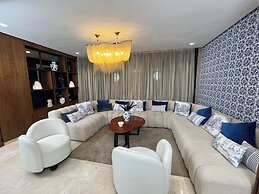 Seafront Luxury Villa with Amazing pool