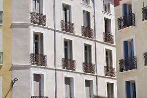 Le calme sur la place de la Madeleine