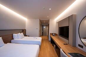REIWA BUSINESS HOTEL