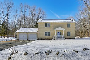 Pet Friendly & WFH Ready! Quiet Hudson Valley Apt