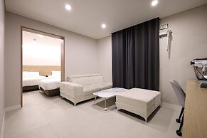 Jeonju J-Brown Hotel