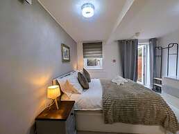 Lakeside Oxford Hotel
