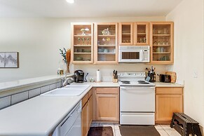 Golf Course Views! Relaxing & Convenient Mesa Unit