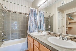 Golf Course Views! Relaxing & Convenient Mesa Unit
