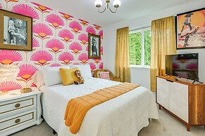 Mcm-inspired Decor & Top Location! Tumwater Duplex