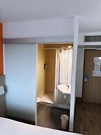 Hotel HubOne3 Istres