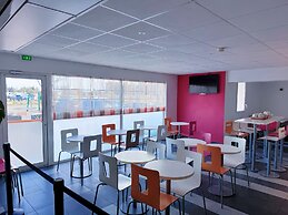 Hotel HubOne3 Istres