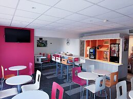 Hotel HubOne3 Istres
