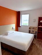 Hotel HubOne3 Istres