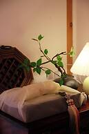 Travel Light Hanok