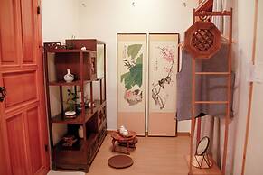 Travel Light Hanok