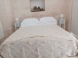 Apulian Charme Trulli & Cottage