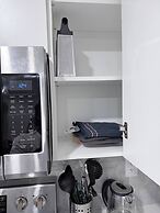 Charming Family-friendly House Rental in Edmonton