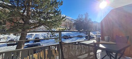 Mountain Home, Balcony & Ski Access