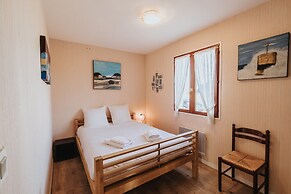 Charming Holiday Home in Porspoder