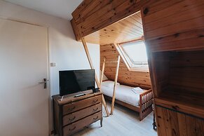 Charming Holiday Home in Porspoder