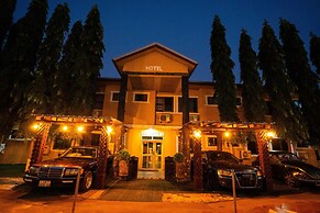 Eastern Plus Hotel