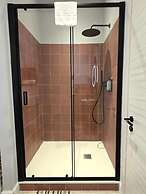 VICTORIA SUITES