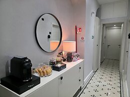 VICTORIA SUITES