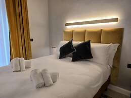 VICTORIA SUITES