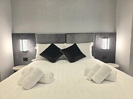 VICTORIA SUITES